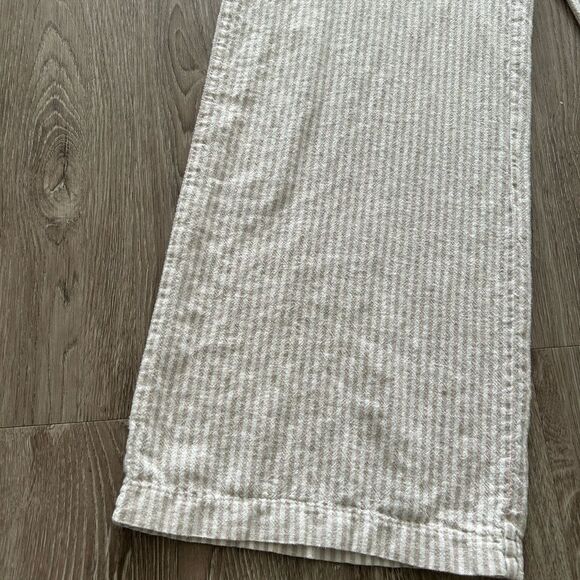 Low Rise Wide Leg Pants - Picture 4 of 8